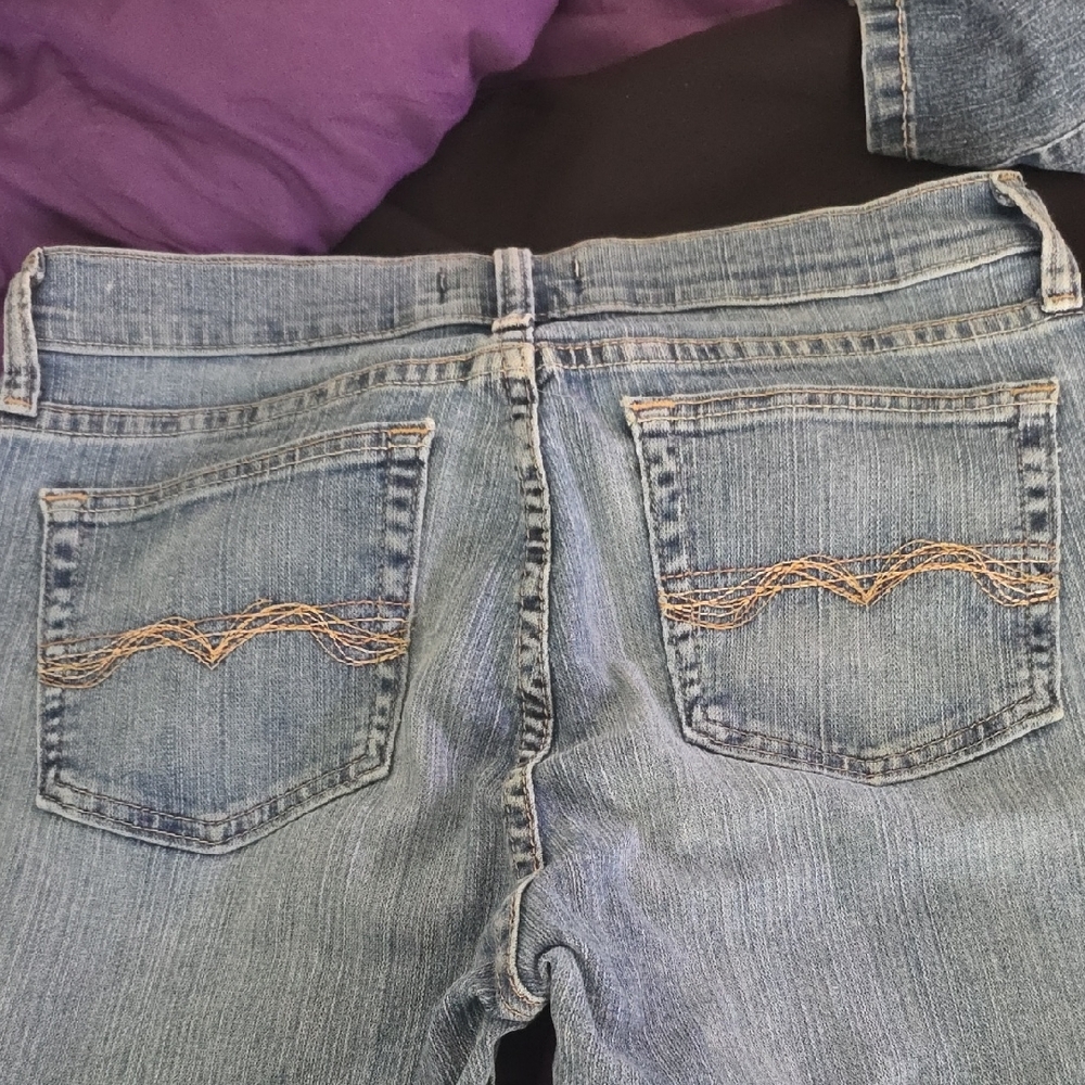 Wrangler Light Blue Straight Leg Women’s Jeans - Picture 3 of 4